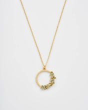 Load image into Gallery viewer, Floral Wreath Necklace